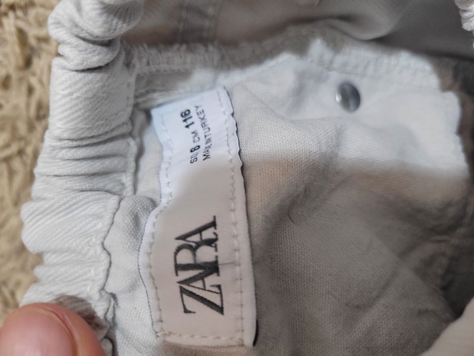 Pantaloni marca  Zara