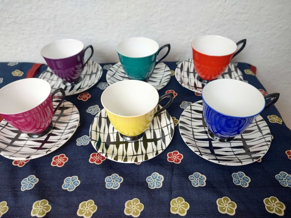 Рядък сервиз от 50-те Royal Albert South Pacific