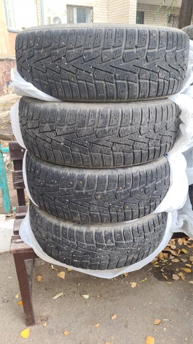 Продам зимние шины 215/55/17