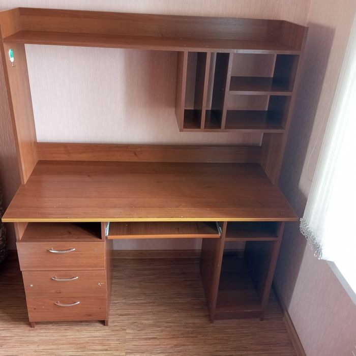 СРОЧНО!!! Продам стол компьтерный
