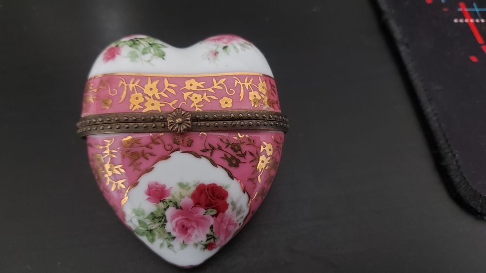 Set cutiuțe porțelan cu balama stil Victorian