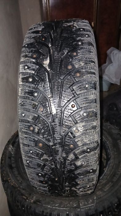 Шины зимний 235 65 R17