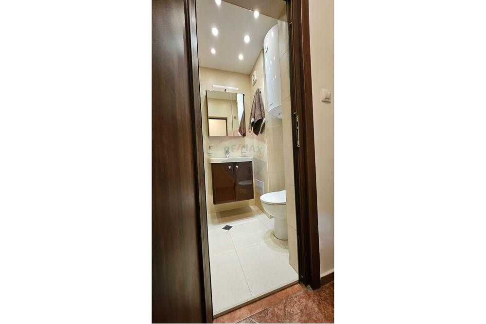 Продава се Тристаен апартамент в София, Витоша - 104 кв.м за 12 €/кв.м - Снимка #3