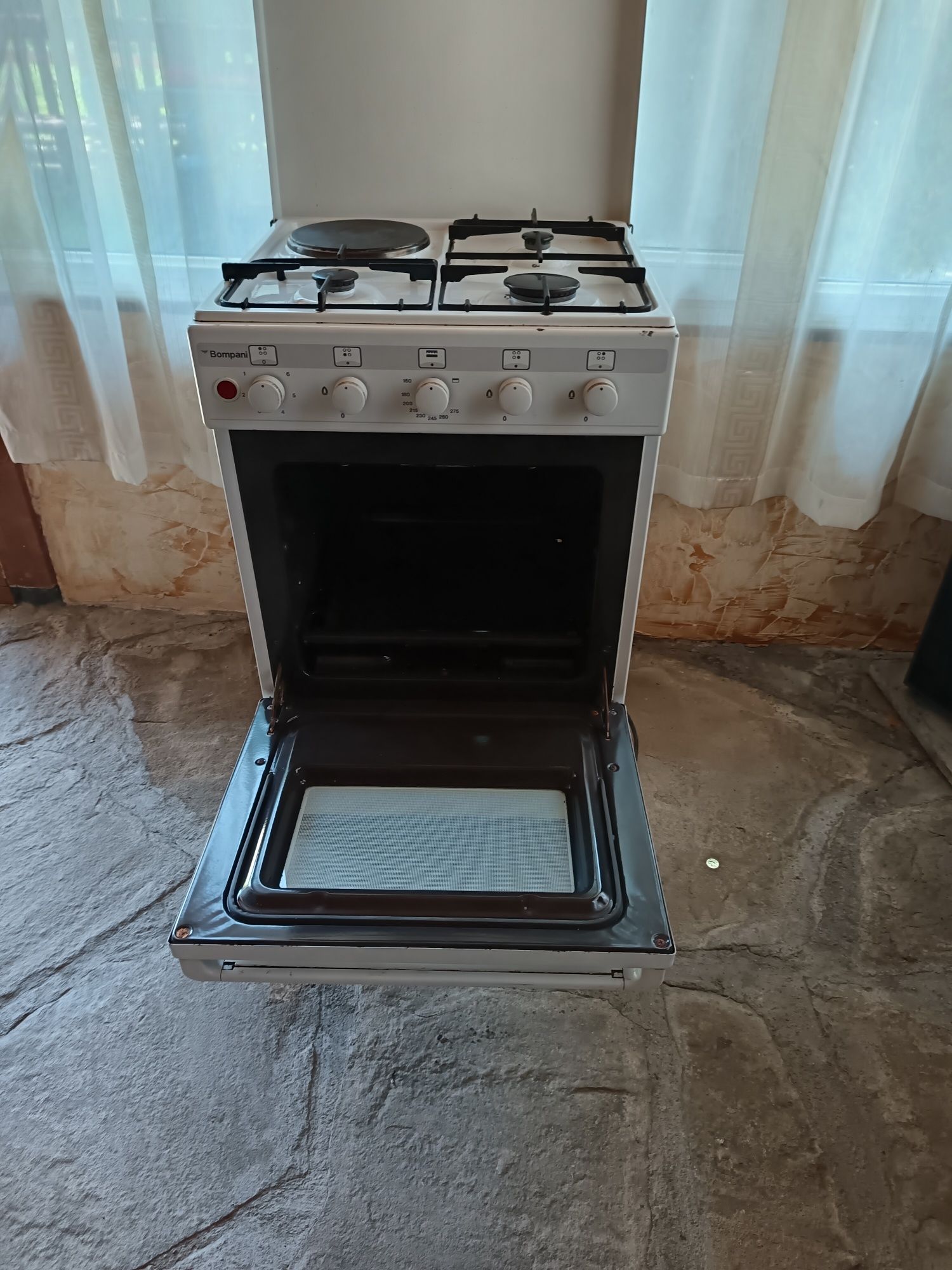 Продавам готварска печка