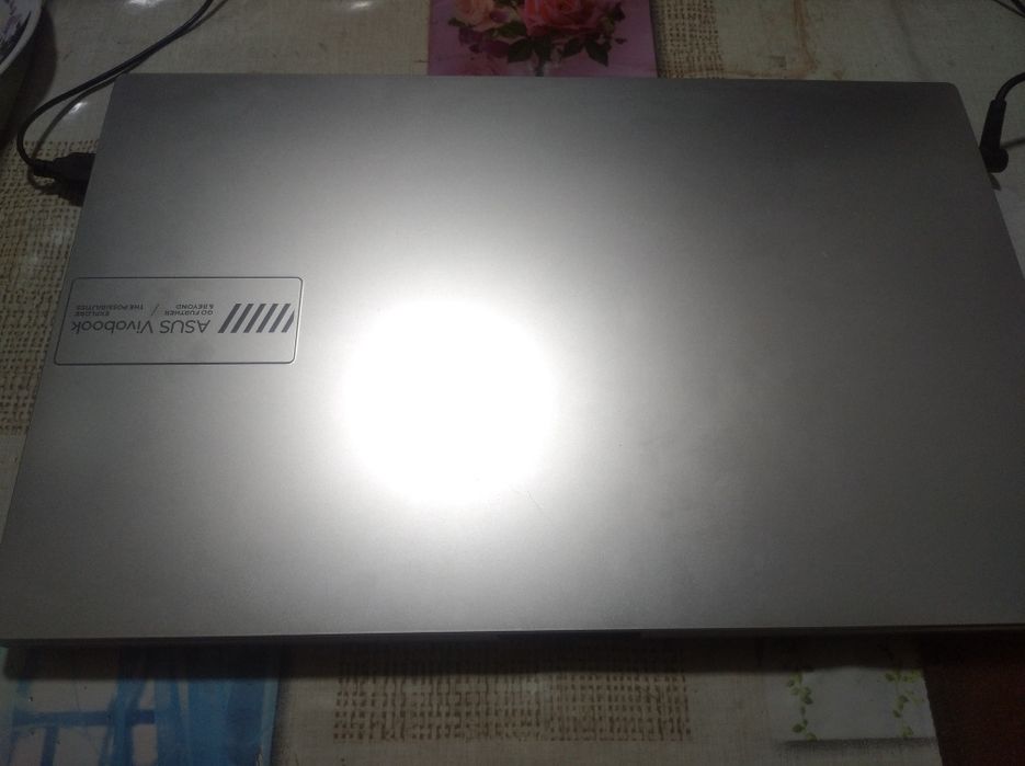 Salom, ASUS Vivobook 15 oled displeyli notebook SOTILADI.