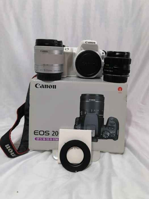 Фотоаппарат Canon 200D