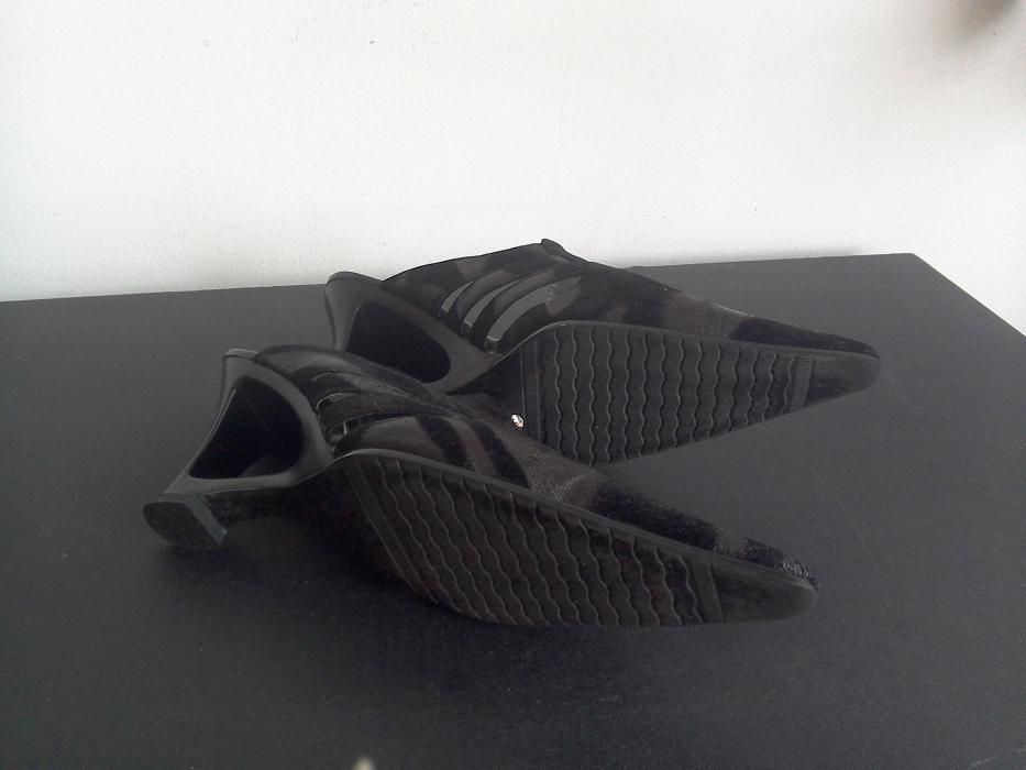 Saboți din imitație catifea, negrii, deosebiți, cu cristale