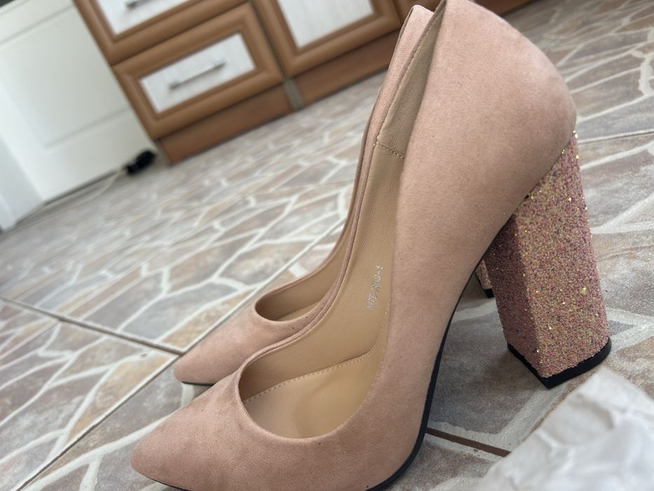 Кокетни токчета