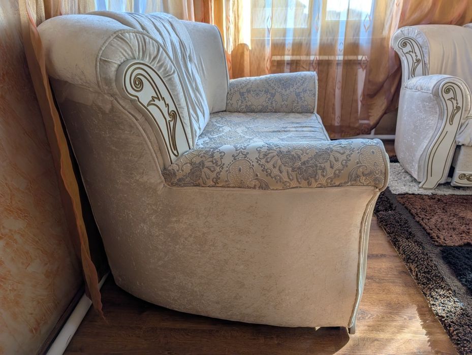 Комплект из 2-х диванов в отличном состоянии