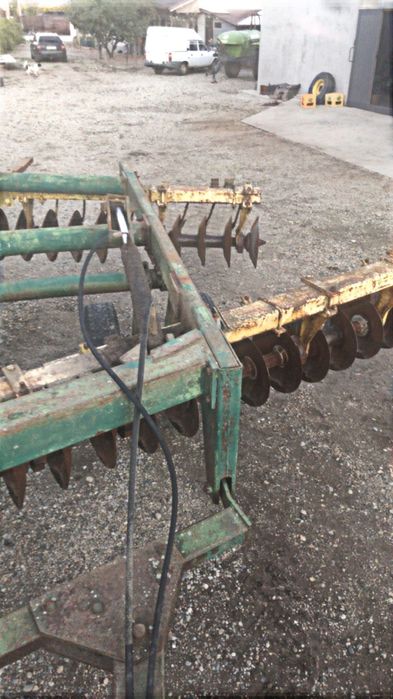 Vând disc john deere