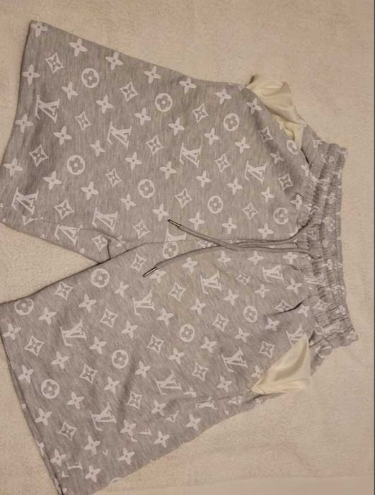 Pantaloni scurti gri Louis Vuitton elastici S fit M