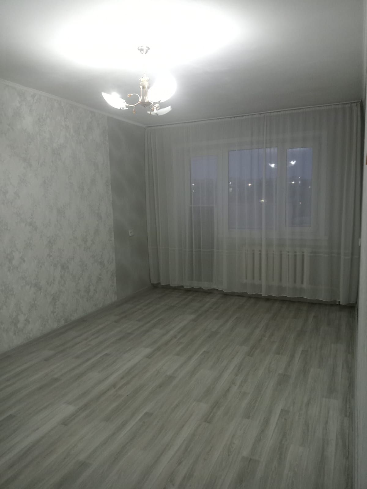 Продам 2-хкомнатную квартиру в 6 микрорайоне