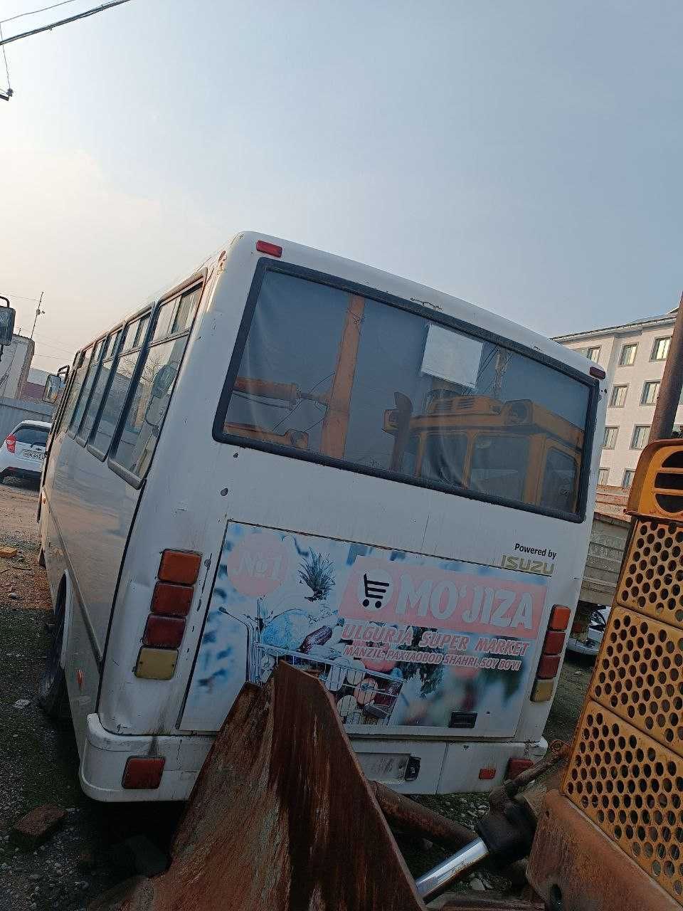 Andijon viloyati Paxtaobod tumanida Isuzu SAZ NP37 avtobusi sotilmoqda
