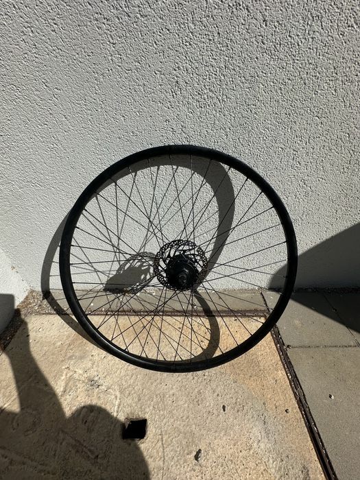 Предна капла с динамо главина 28’’