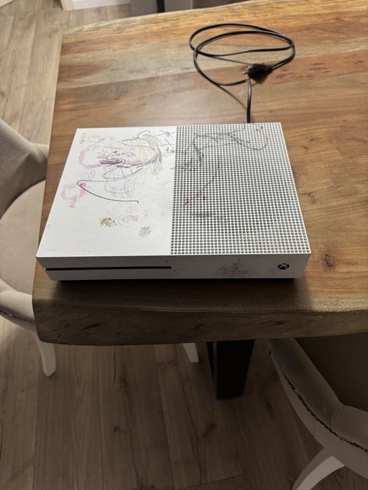 Controler Xbox alb si negru stare perfefta