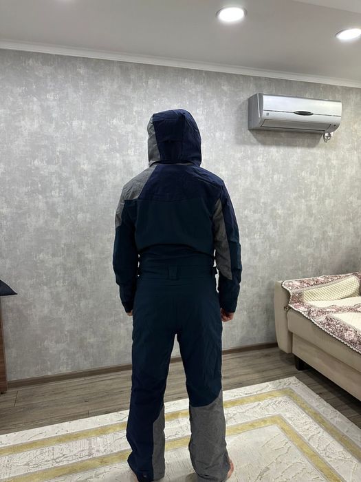 Спортивный комбинезон.