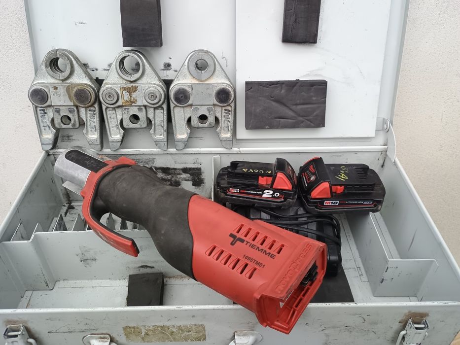 Presa sertizat novopress,2 baterii, încărcător , 3 bacuri th 16,20,26