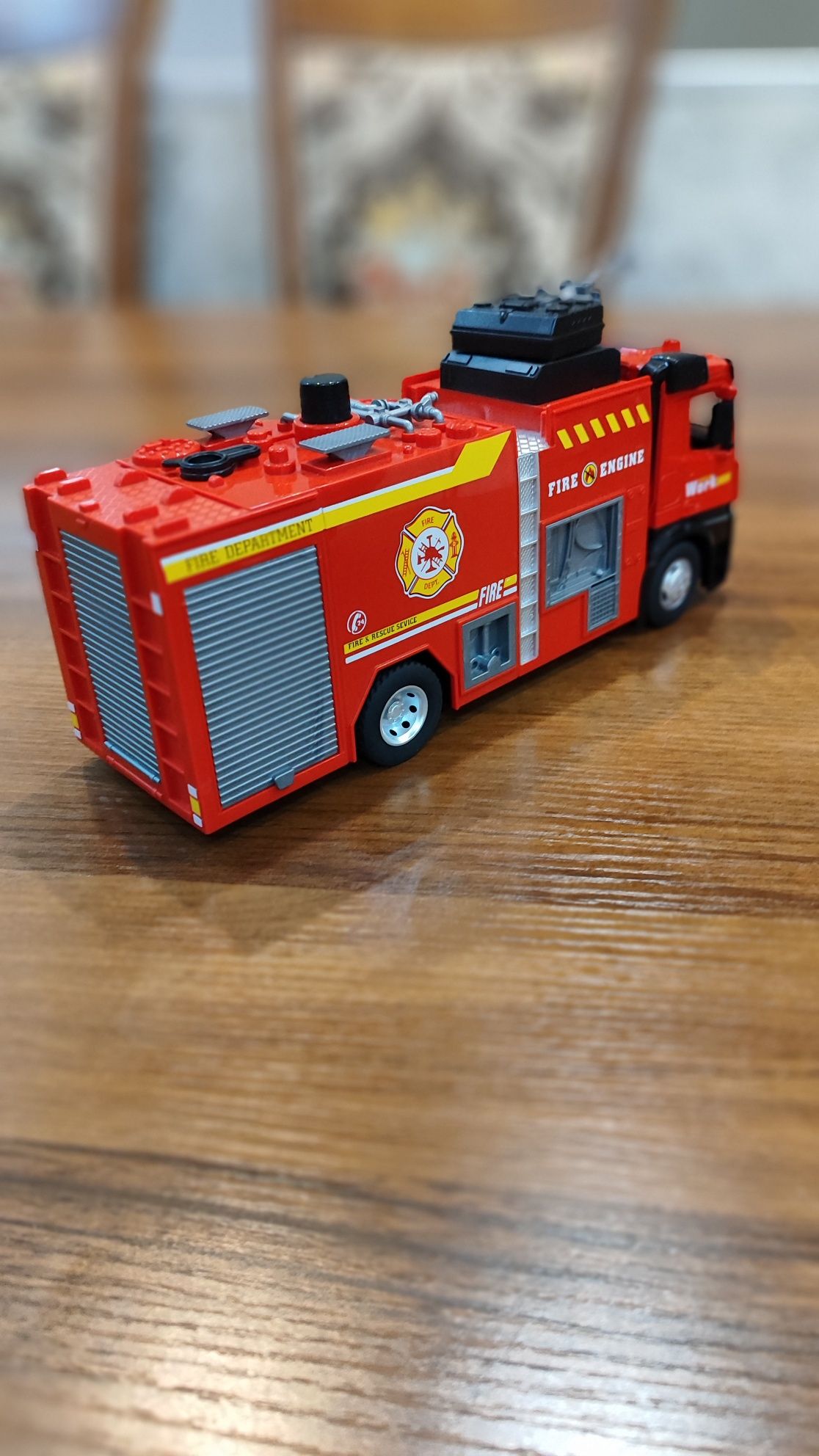 Игрушка,машинка пожарная