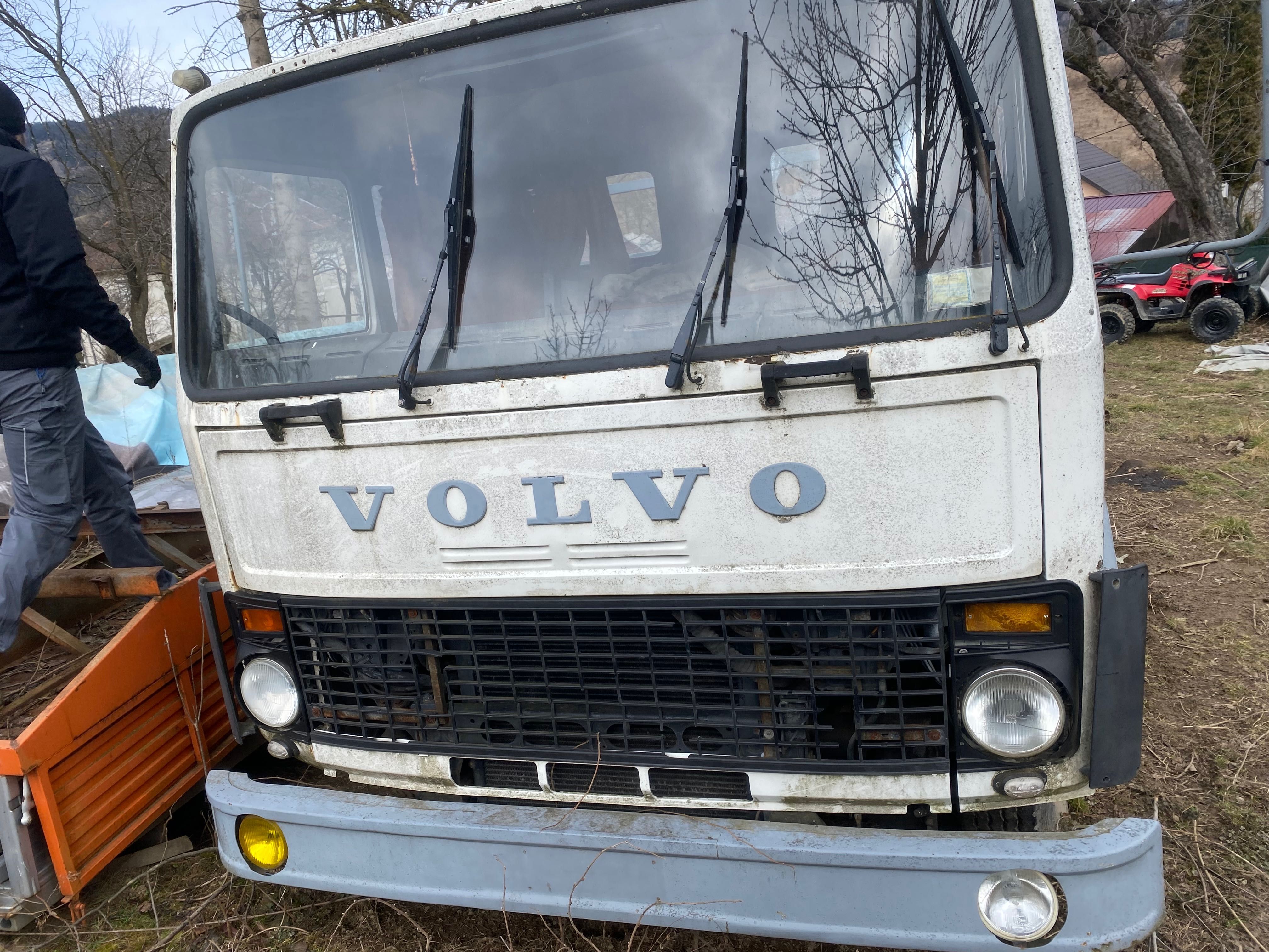 Vând sau dezmembrez camion Volvo f7