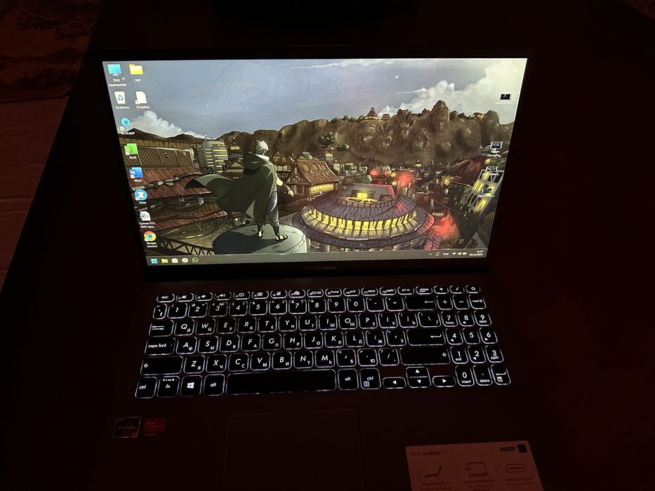 Ноутбук Asus.