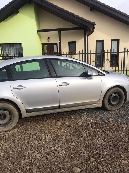 Vând Citroen C4 înmatriculată