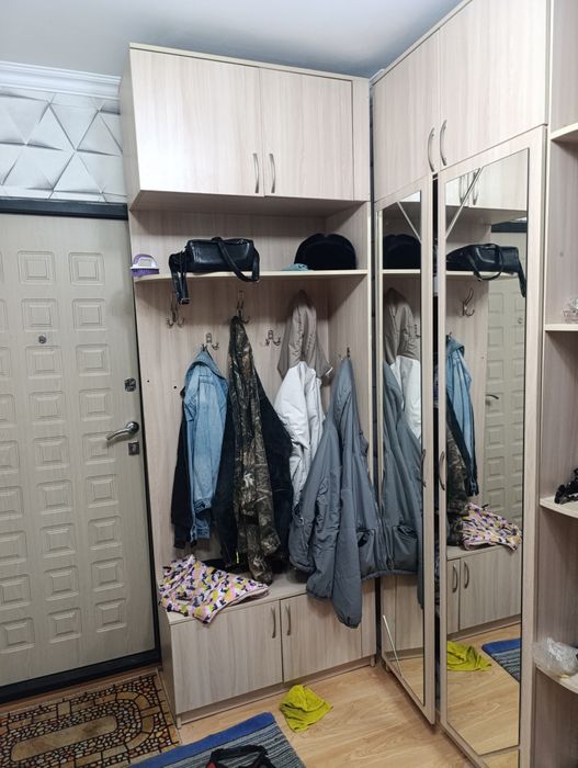 Продам шкафы в прихожку