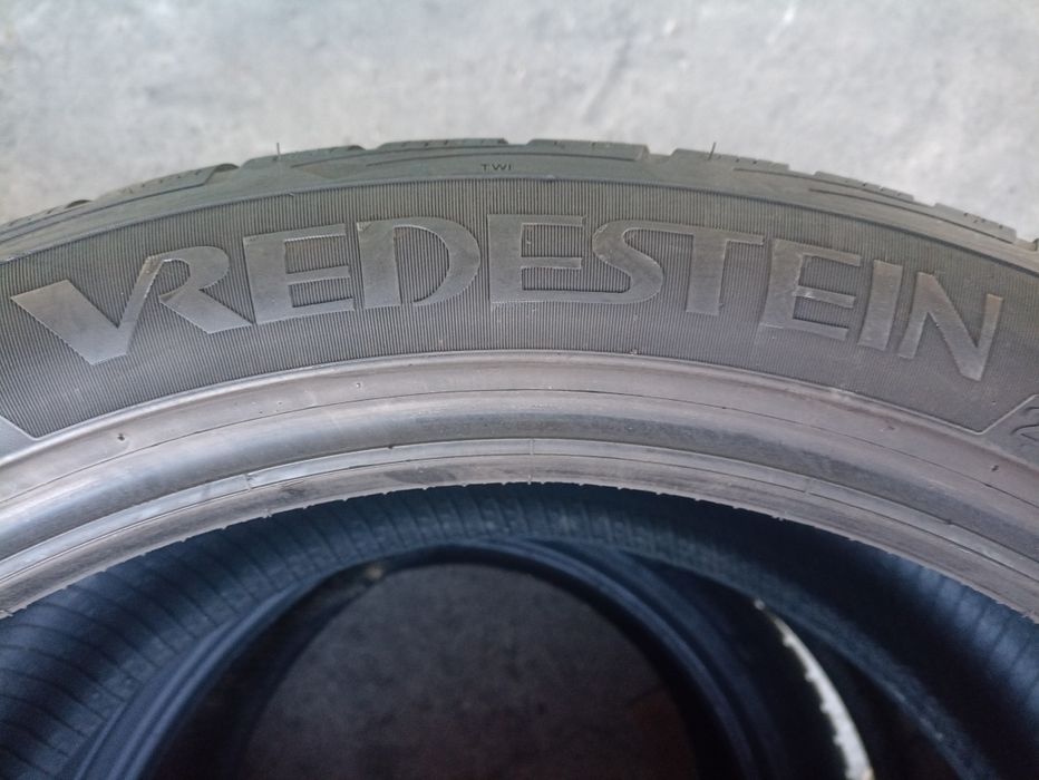 4 anvelope de iarna Vredestein ca si noi 295/35 R21 dot 3719
