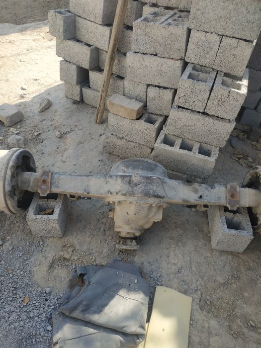 Заднимос 53 Исузуга перидилка буган