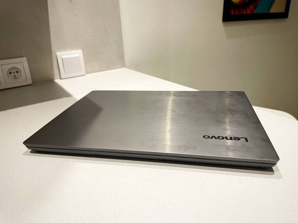 Lenovo V330-14IKB