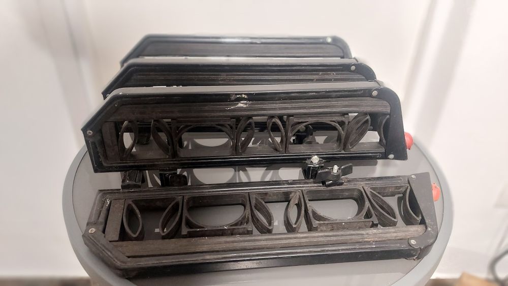 Suport schiuri(ski) auto pentru bare transversale