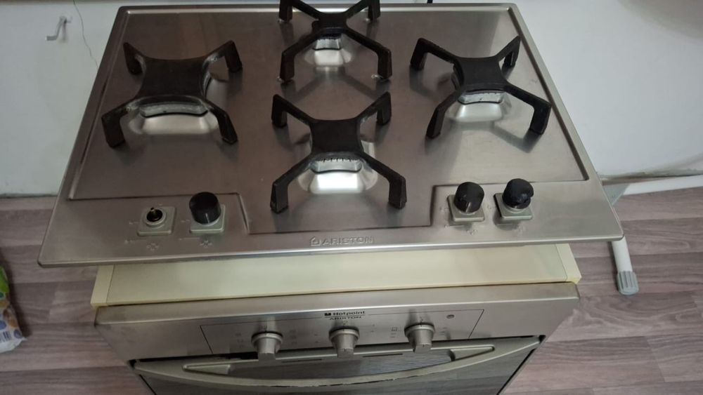 Газ плита с духовкой