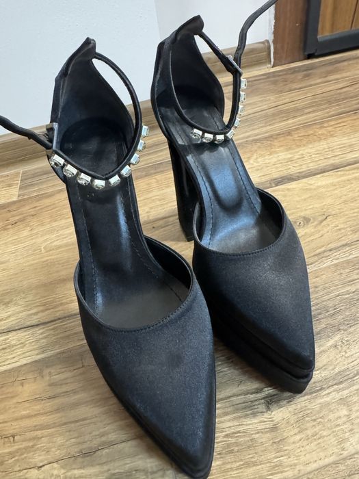 Обувки на висок ток , НЕОБУВАНИ!