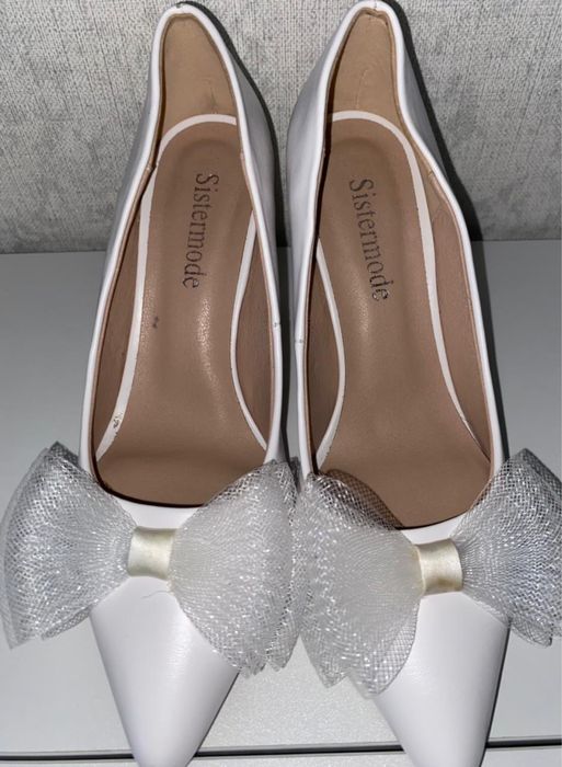 Продается туфли в отличном состоянии.