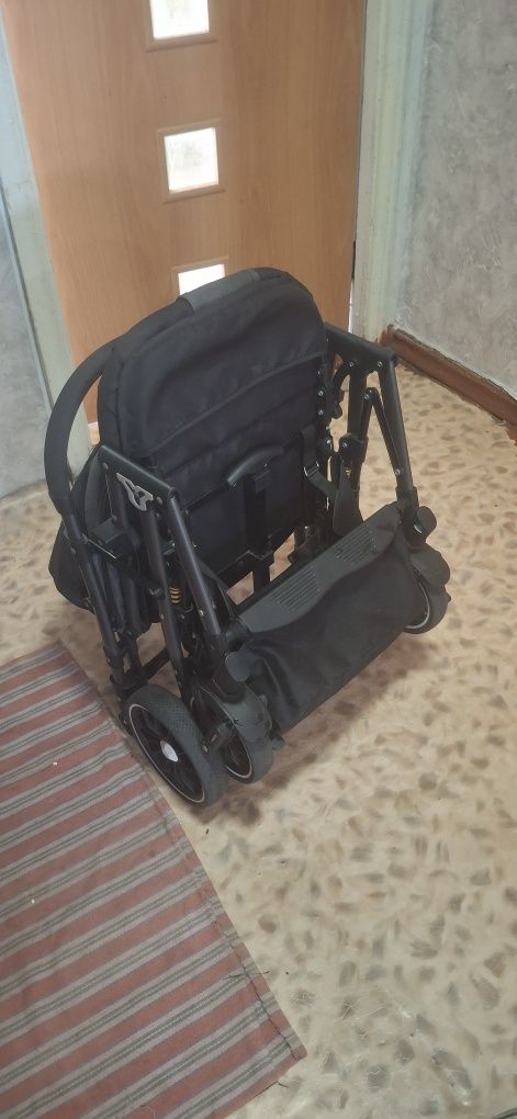 Продам коляску прогулочную