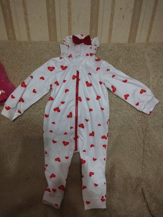 Продаю детские комбинезоны.