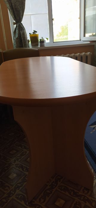 Стол овальное 1.50*0.70, хорошее качество