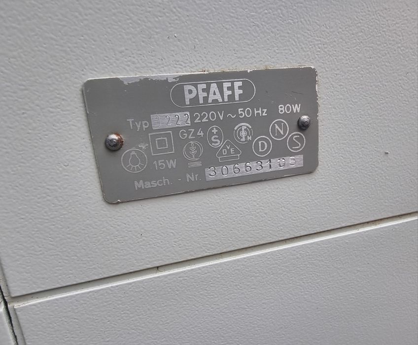 Шевна машина Pfaff 1222