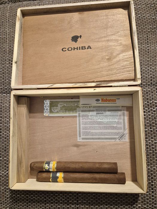 Cutie trabucuri Cohiba Esplendidos