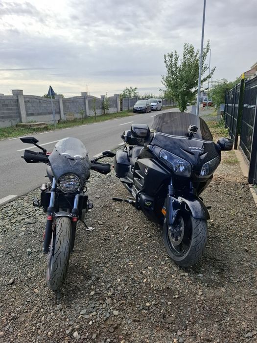 Motociclete HONDA Goldwing F6B si Hornet