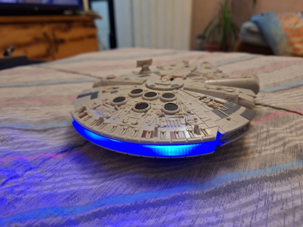 Корабът на Han Solo Millennium Falcon