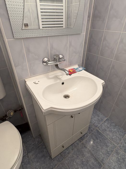 Chiuveta cu  dulapior si oglinda