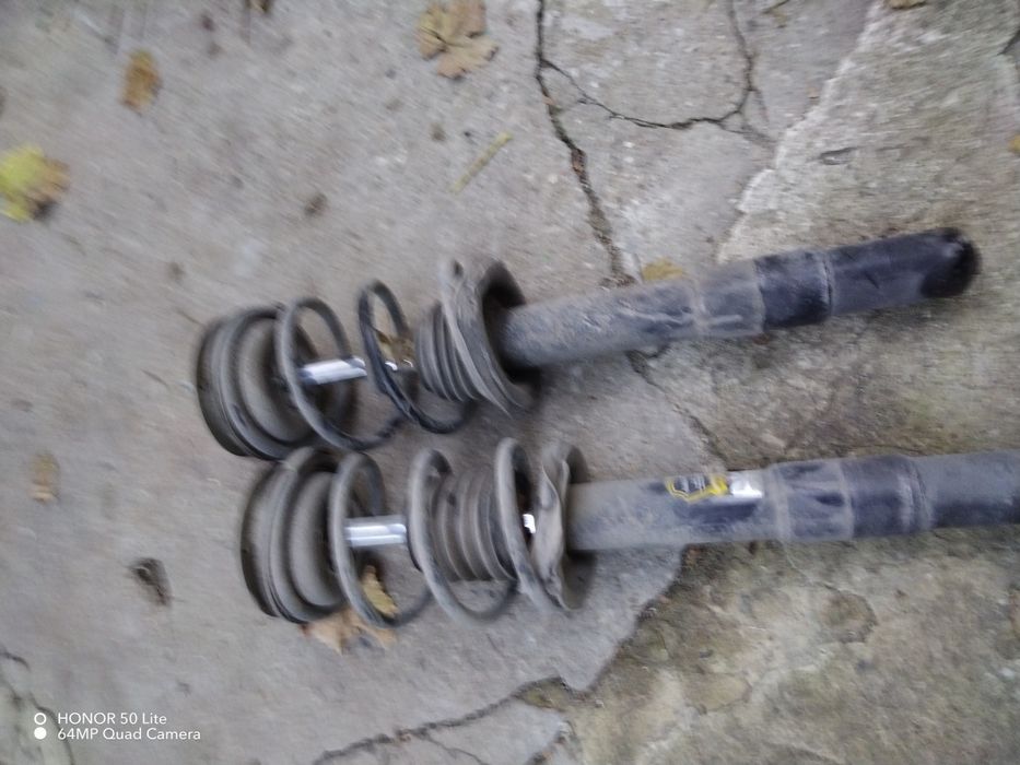 Е60 амортисьори предни