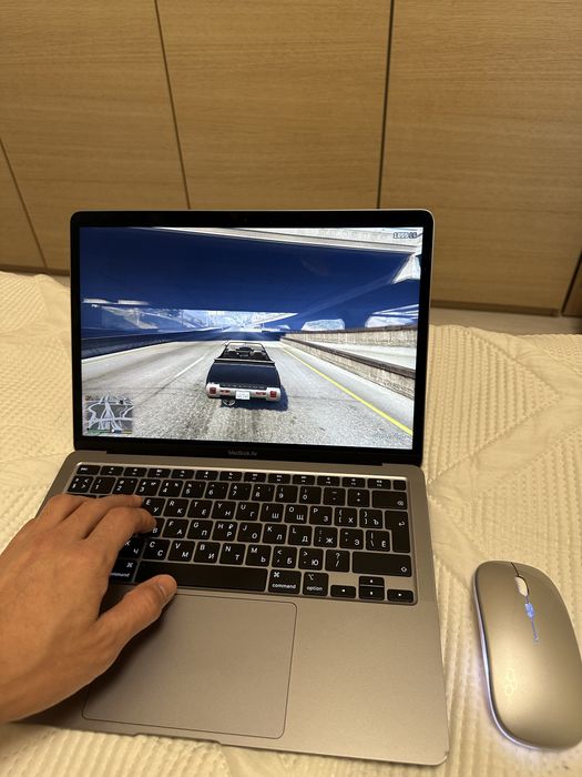 Продам MacBook Air M1 2020 в хорошем состояний