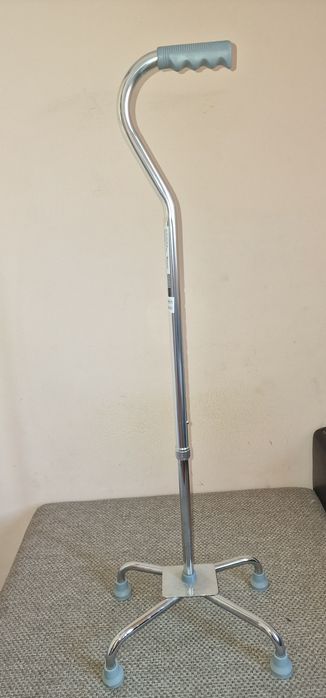 Продаётся костыль трёхножка .