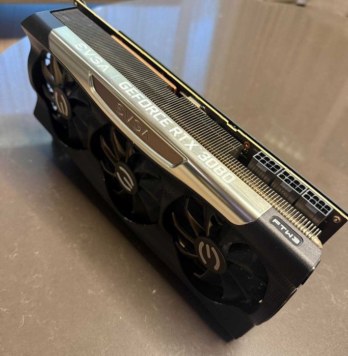 Продавам EVGA GeForce RTX3080 FTW3 Ultra 10GB