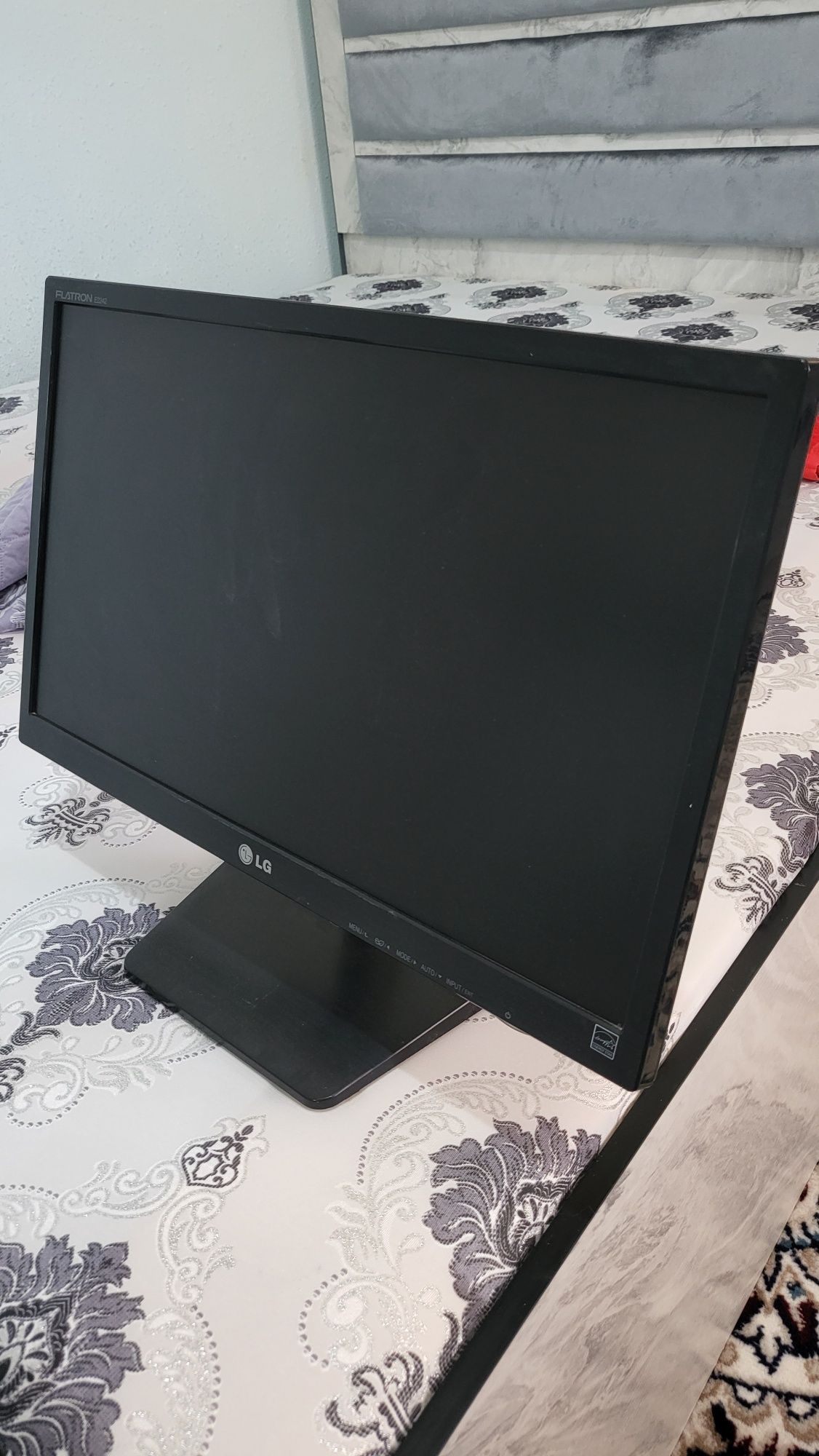 LG 22' E2242 FullHD 75 ghz