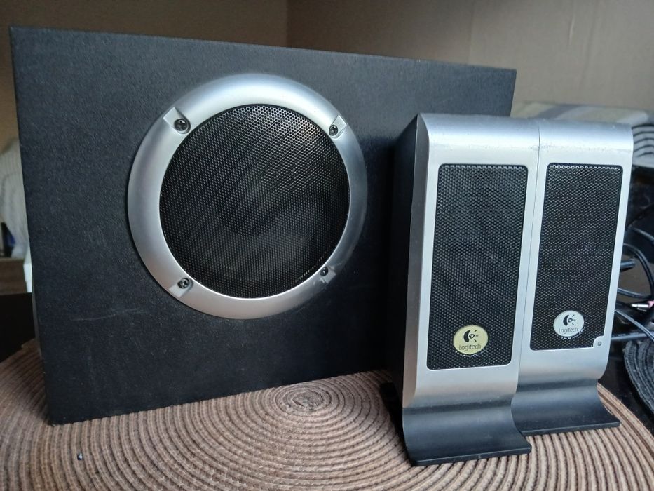 Тонколони Logitech S200, 2.1, 17W, 3.5mm jack, черни
Марка: Logitech
К