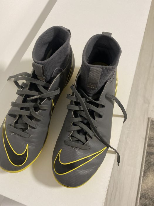 Ghete fotbal nike mercurial si Adidas