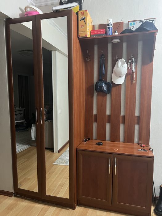 Мебель в прихожую . Срочно