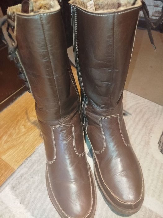 Продаю женские сапоги